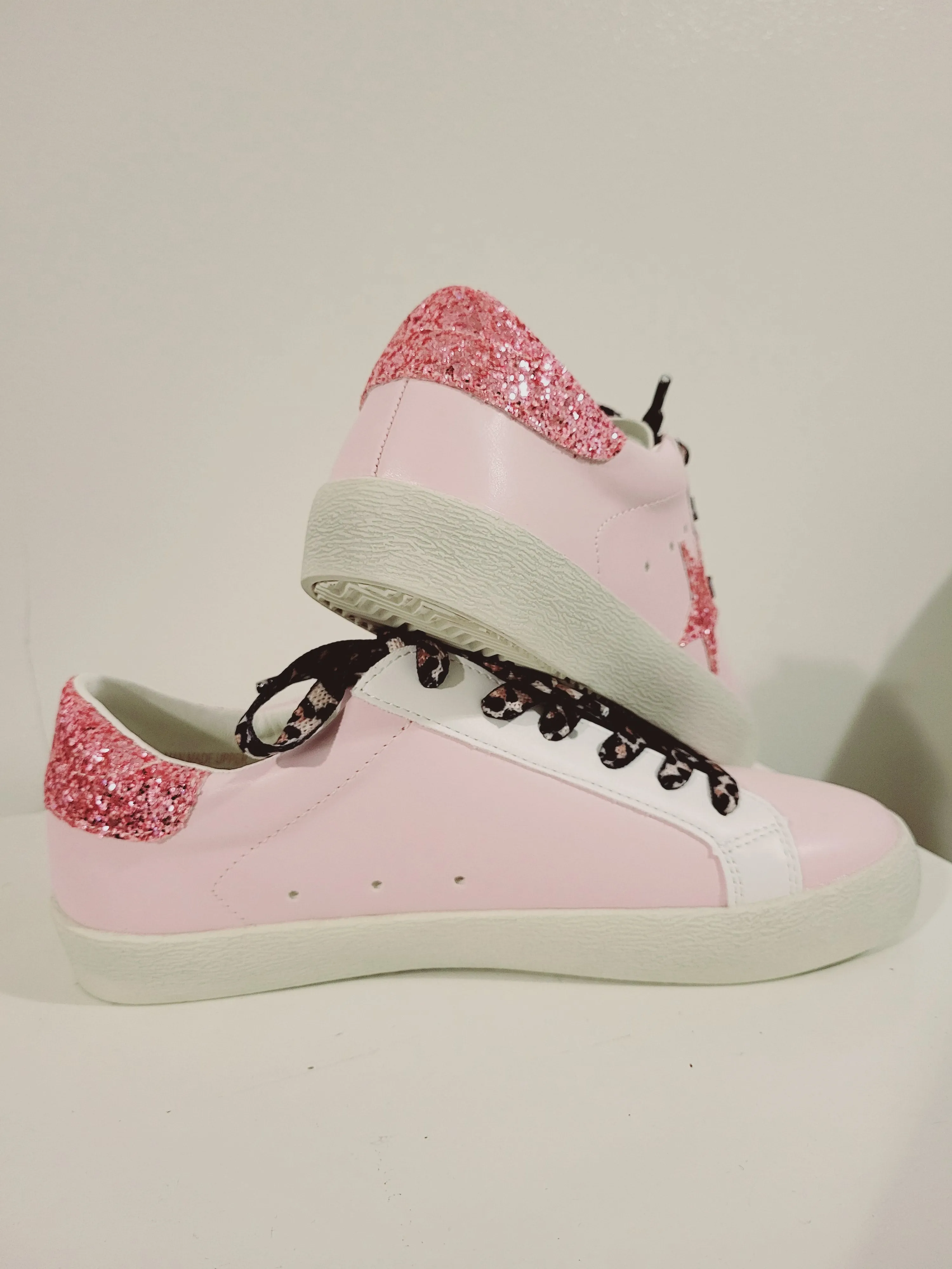 Skylar Pink Sneakers